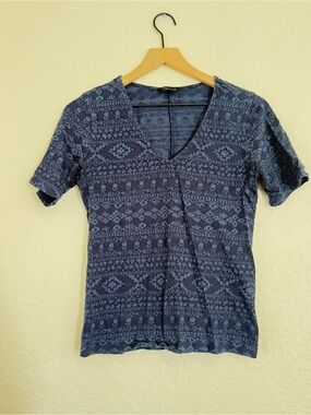Lucky brand  Los Angeles CA V-neck Navy Knit Top Size S